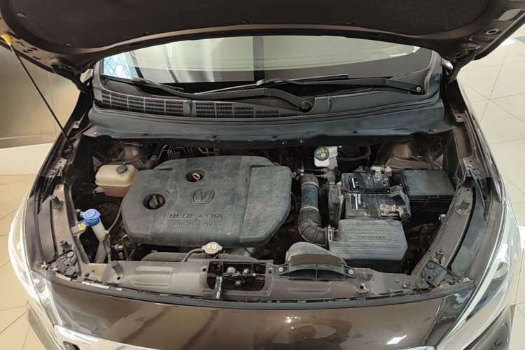 Used CHANGAN Lingxuan 2017 1.6L Manual Happiness Edition Engine Bay