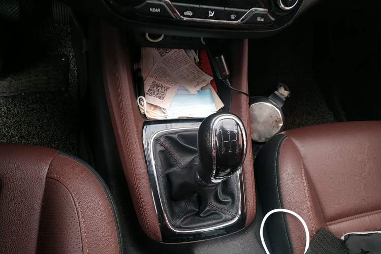 Used CHANGAN Lingxuan 2017 1.6L Manual Elite Model Gear Lever