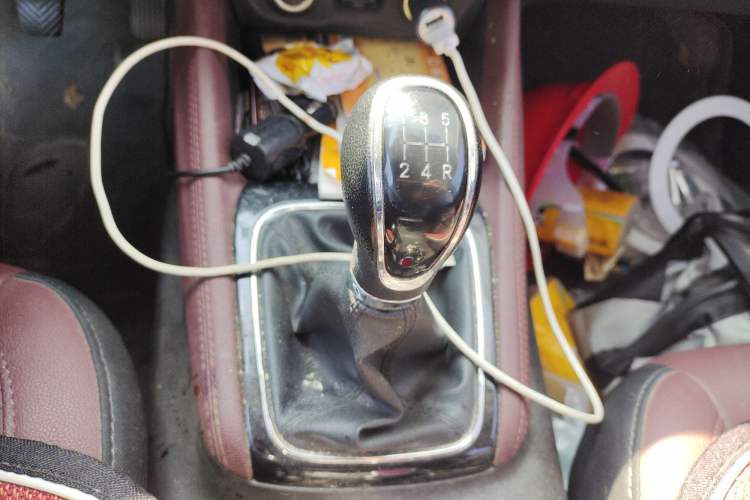 Used CHANGAN Lingxuan 2017 1.6L Manual Happiness Edition Gear Lever