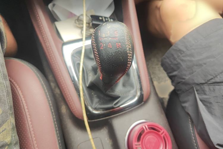 Used CHANGAN Lingxuan 2017 1.6L Manual Elite Model Gear Lever