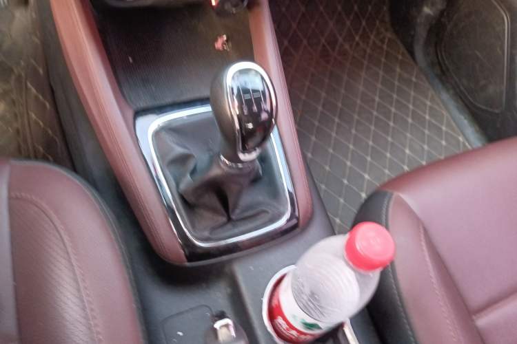 Used CHANGAN Lingxuan 2017 1.6L Manual Elite Model Gear Lever