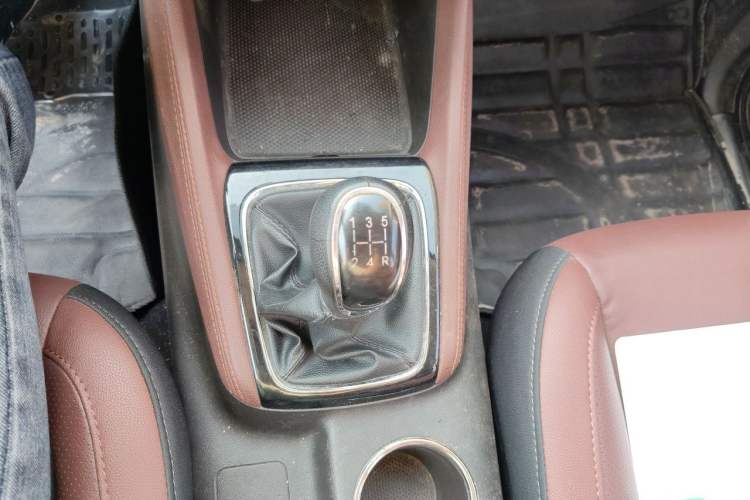 Used CHANGAN Lingxuan 2017 1.6L Manual Elite Model Gear Lever