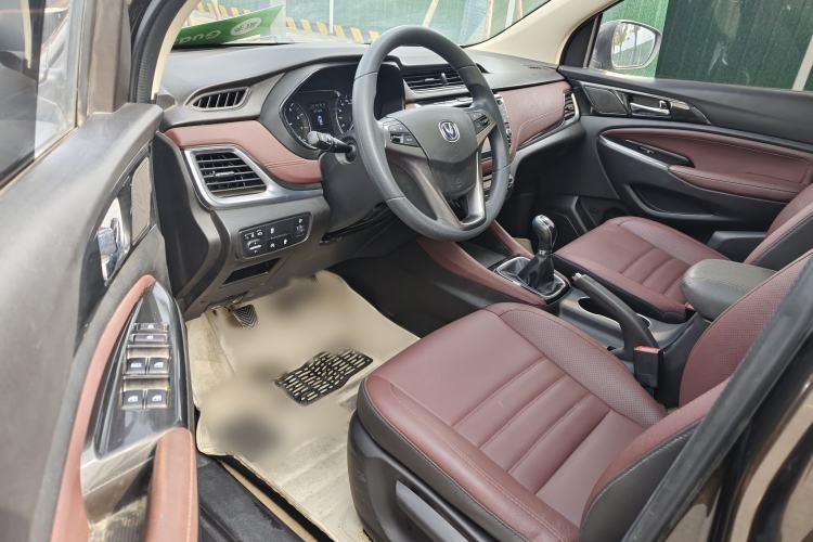 Used CHANGAN Lingxuan 2017 1.6L Manual Elite Model Interior 1