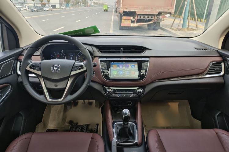Used CHANGAN Lingxuan 2017 1.6L Manual Elite Model Interior 2