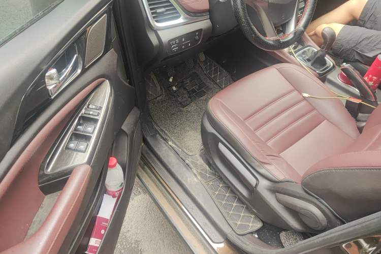 Used CHANGAN Lingxuan 2017 1.6L Manual Elite Model Interior 3