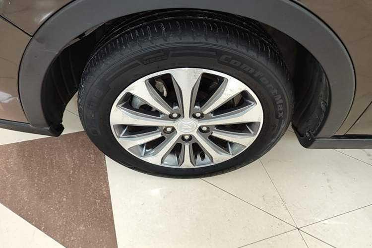 Used CHANGAN Lingxuan 2017 1.6L Manual Happiness Edition Left Front Wheel Hub