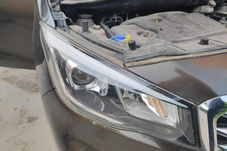 Used CHANGAN Lingxuan 2017 1.6L Manual Happiness Edition Right Front Headlight