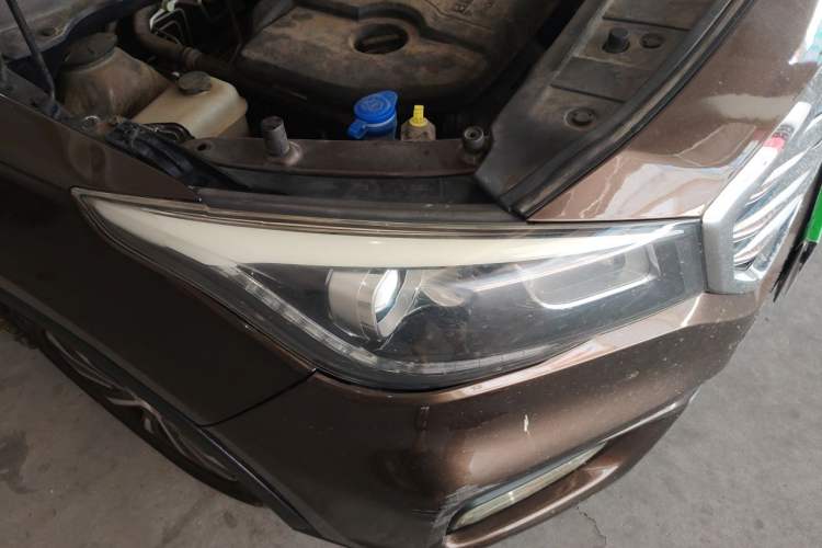 Used CHANGAN Lingxuan 2017 1.6L Manual Elite Model Right Front Headlight