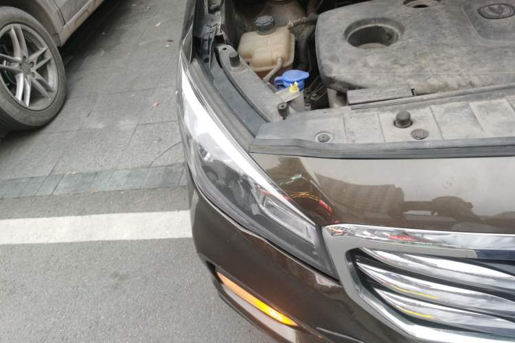 Used CHANGAN Lingxuan 2017 1.5T Automatic Lehuo Elite Model Right Front Headlight