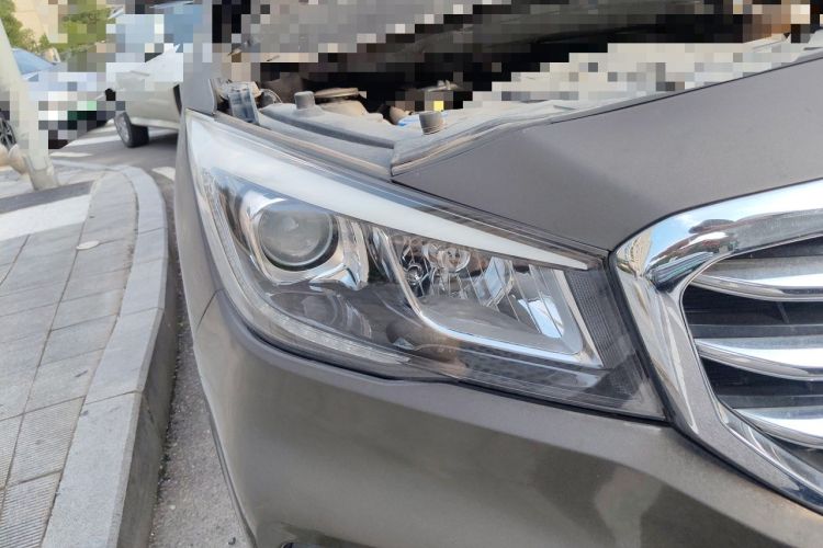 Used CHANGAN Lingxuan 2017 1.6L Manual Elite Model Right Front Headlight