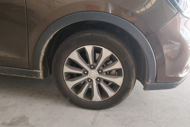 Used CHANGAN Lingxuan 2017 1.6L Manual Elite Model Right Front Wheel Hub