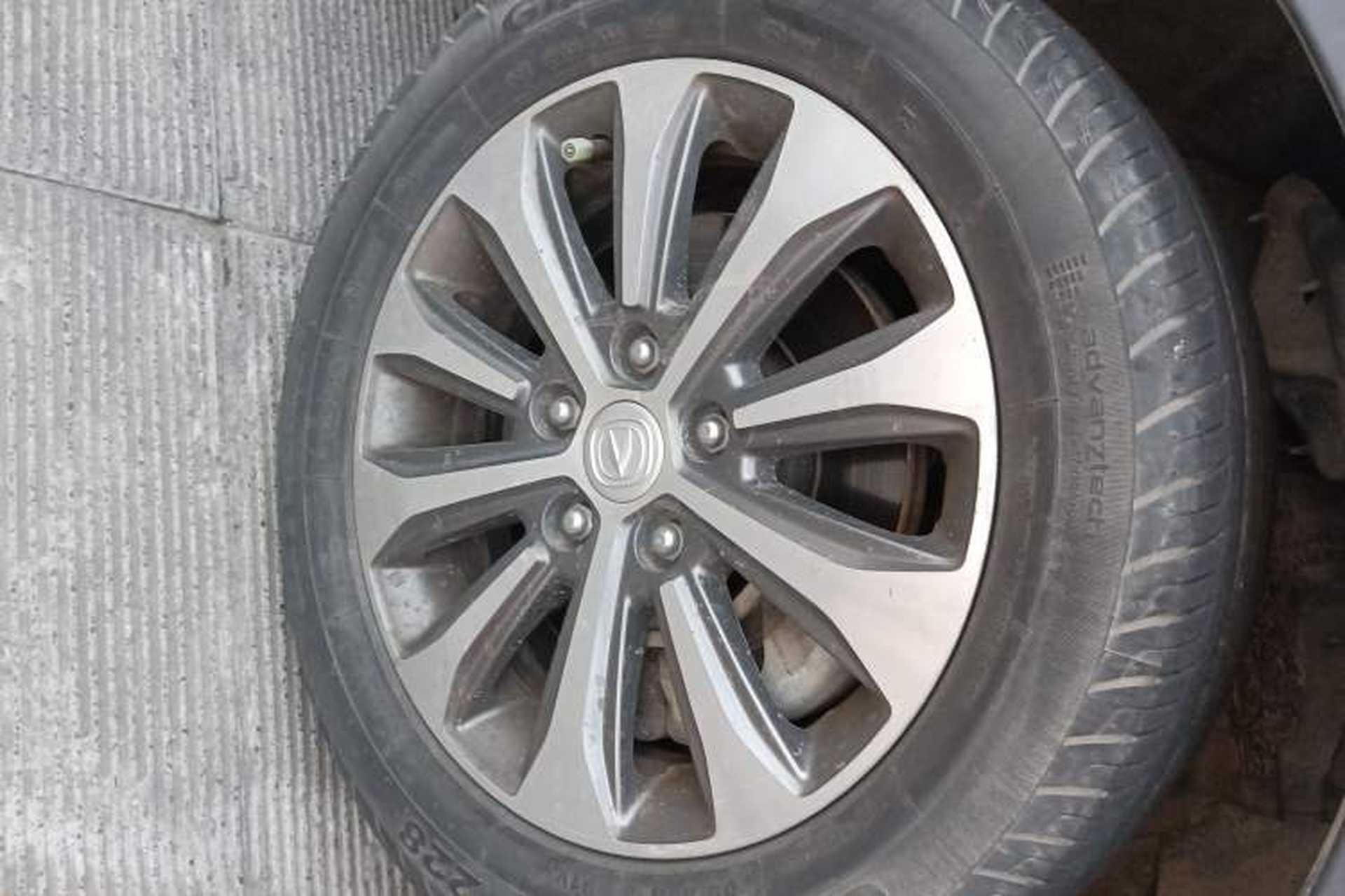 Used CHANGAN Lingxuan 2017 1.6L Manual Elite Model Right Front Wheel Hub