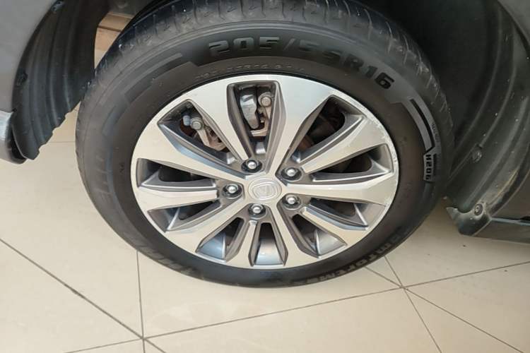 Used CHANGAN Lingxuan 2017 1.6L Manual Happiness Edition Right Rear Wheel Hub