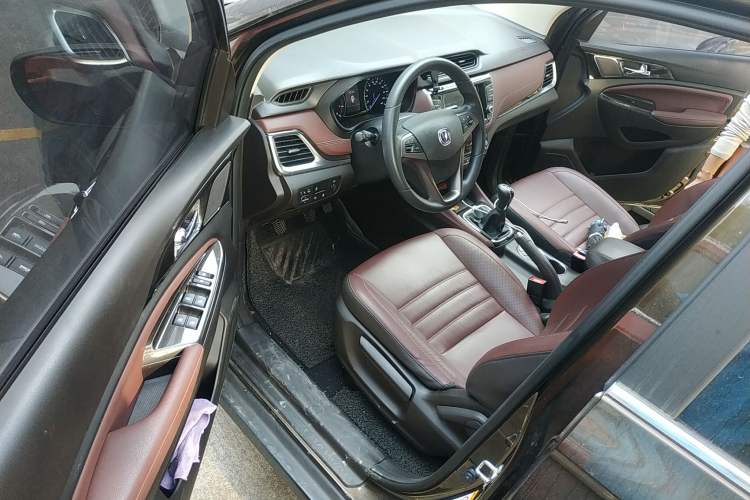 Used CHANGAN Lingxuan 2017 1.6L Manual Elite Model Driver Seat