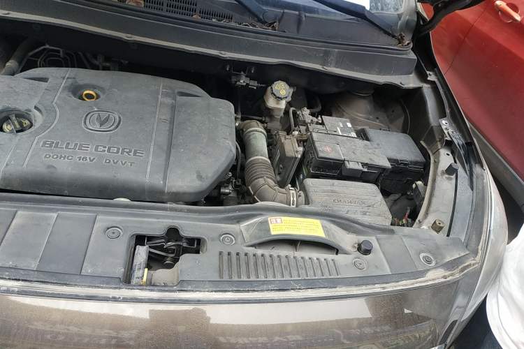 Used CHANGAN Lingxuan 2017 1.6L Manual Elite Model Engine Bay Left