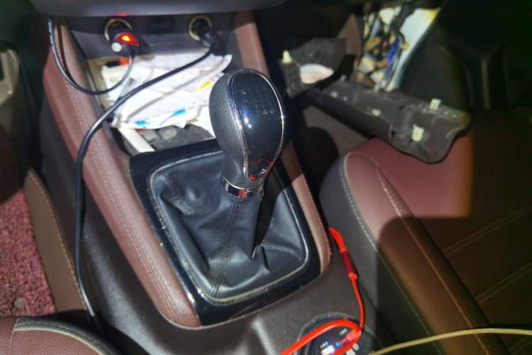 Used CHANGAN Lingxuan 2017 1.5T Manual Joyful & Happy Model Gear Lever
