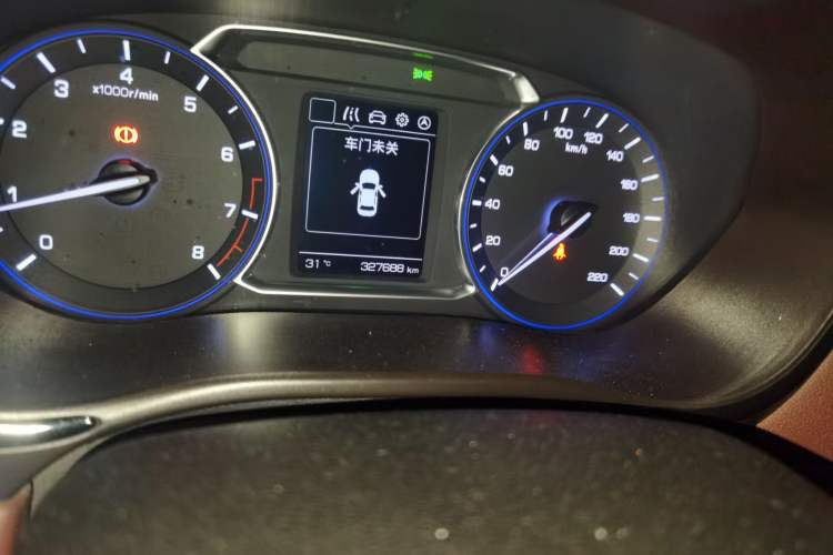 Used CHANGAN Lingxuan 2017 1.5T Manual Joyful & Happy Model Odometer Close Up