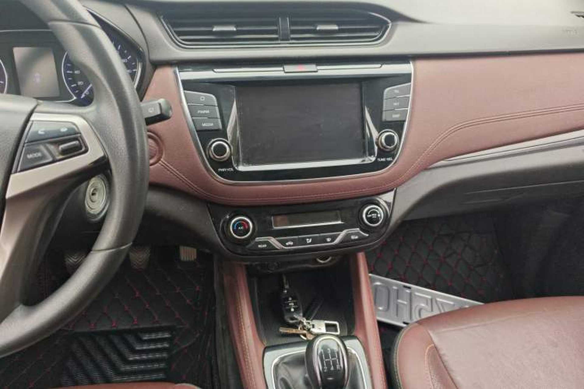 Used CHANGAN Lingxuan 2017 1.6L Manual Happiness Edition Audio And AC Panel