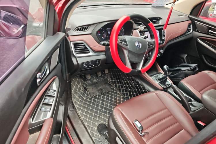 Used CHANGAN Lingxuan 2017 1.6L Manual Elite Model Driver Seat