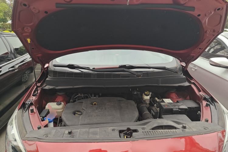Used CHANGAN Lingxuan 2017 1.6L Manual Elite Model Engine Bay