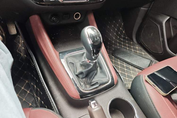 Used CHANGAN Lingxuan 2017 1.6L Manual Elite Model Gear Lever
