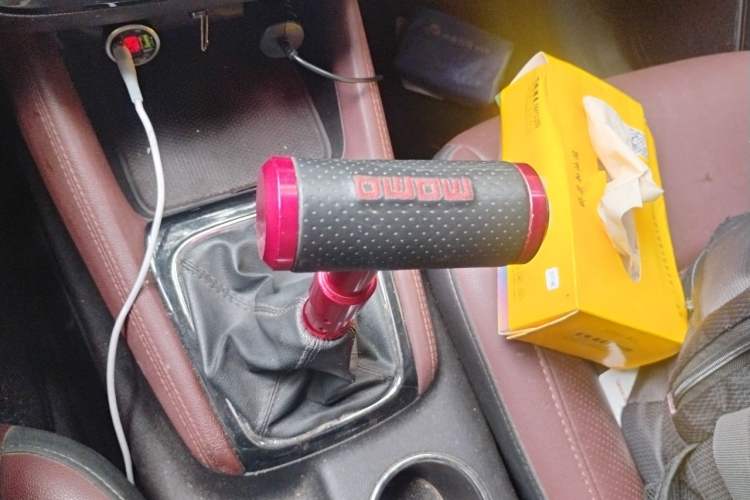 Used CHANGAN Lingxuan 2017 1.6L Manual Happiness Edition Gear Lever