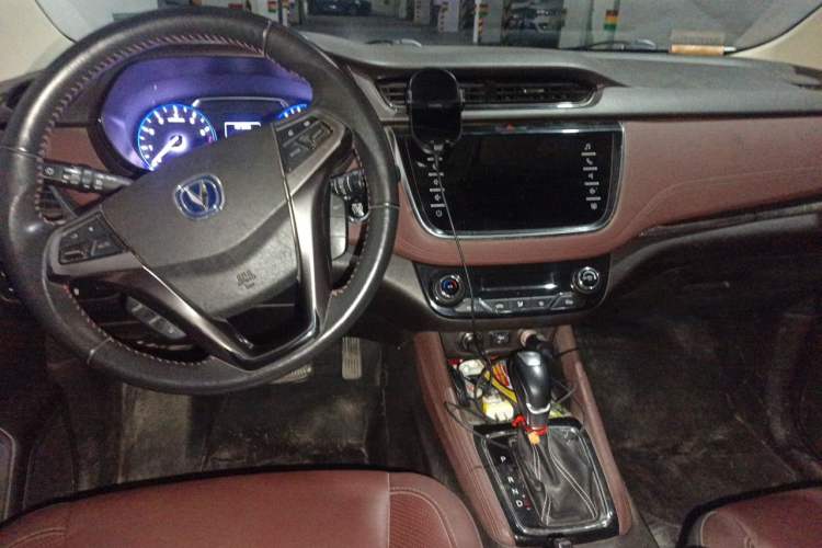 Used CHANGAN Lingxuan 2017 1.5T Automatic Lehuo Happy Edition Center Console