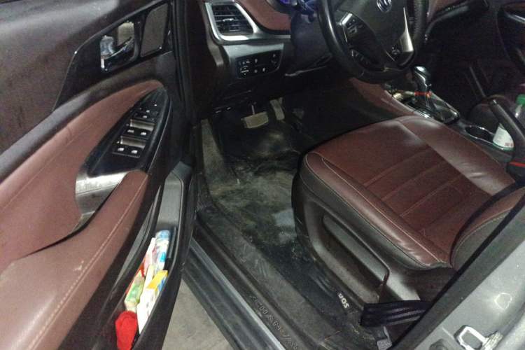 Used CHANGAN Lingxuan 2017 1.5T Automatic Lehuo Happy Edition Driver Seat
