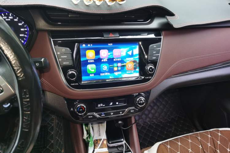Used CHANGAN Lingxuan 2017 1.6L Manual Happiness Edition Audio And AC Panel