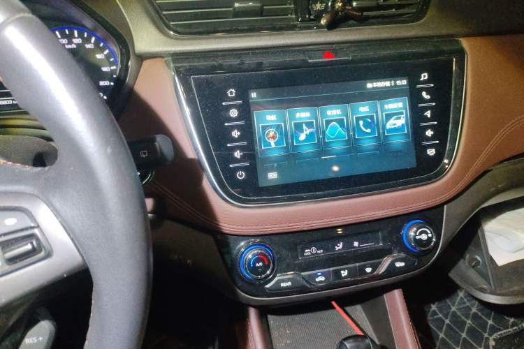 Used CHANGAN Lingxuan 2017 1.5T Automatic Lehuo Flagship Model Audio And AC Panel