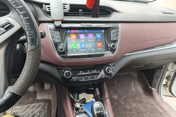 Used CHANGAN Lingxuan 2017 1.6L Manual Elite Model Audio And AC Panel