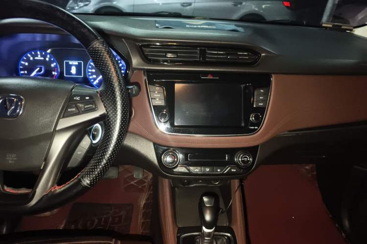 Used CHANGAN Lingxuan 2017 1.5T Automatic Lehuo Happy Edition Audio And AC Panel