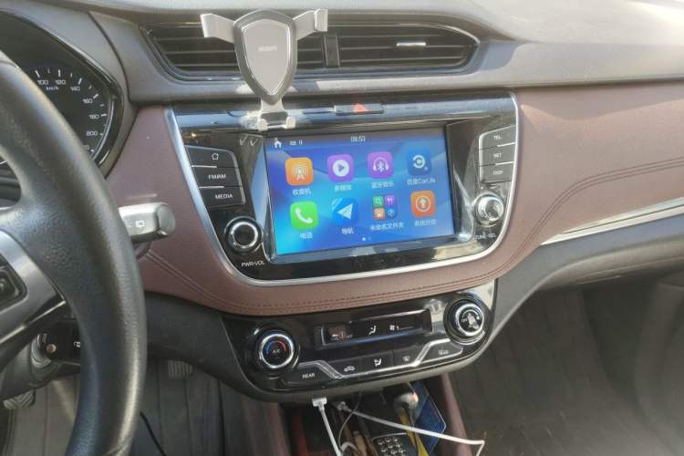 Used CHANGAN Lingxuan 2017 1.6L Manual Happiness Edition Audio And AC Panel