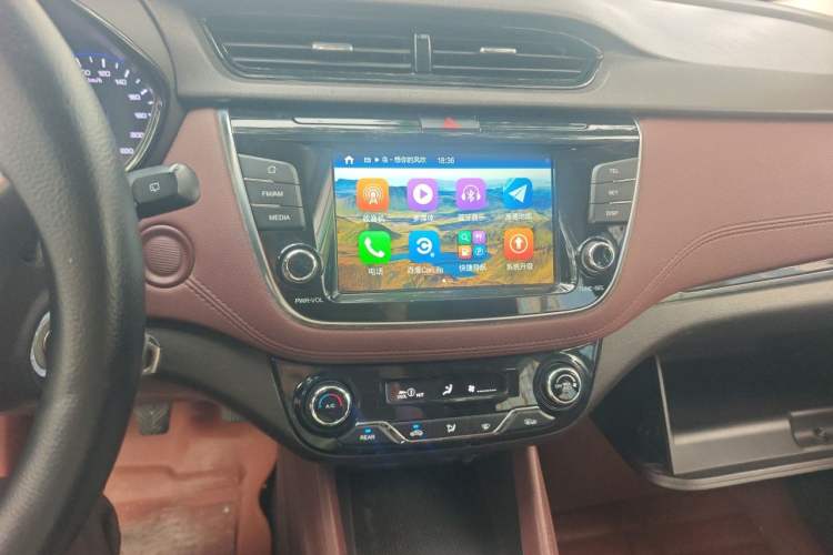 Used CHANGAN Lingxuan 2017 1.5T Manual Joyful & Happy Model Audio And AC Panel
