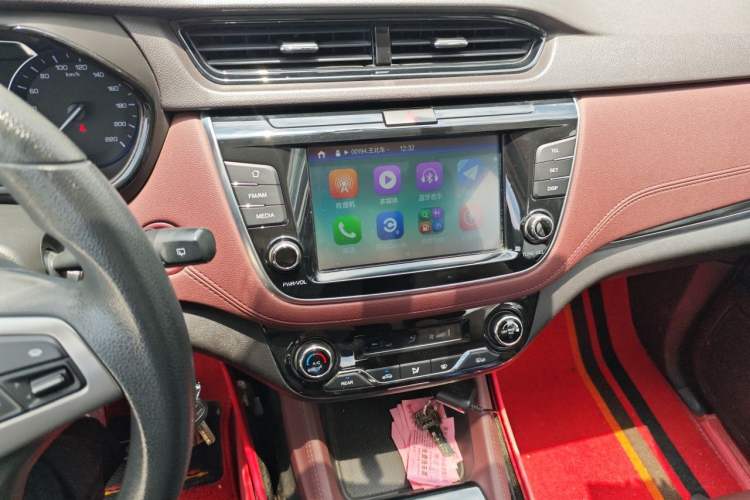 Used CHANGAN Lingxuan 2017 1.5T Manual Joyful & Happy Model Audio And AC Panel
