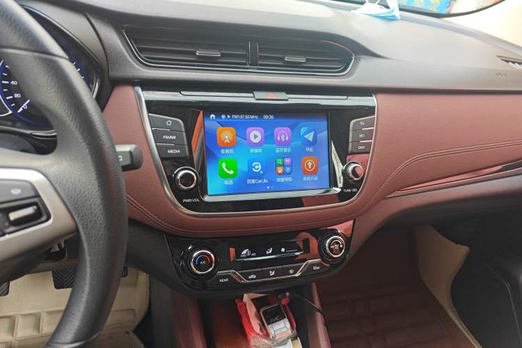 Used CHANGAN Lingxuan 2017 1.6L Manual Elite Model Audio And AC Panel
