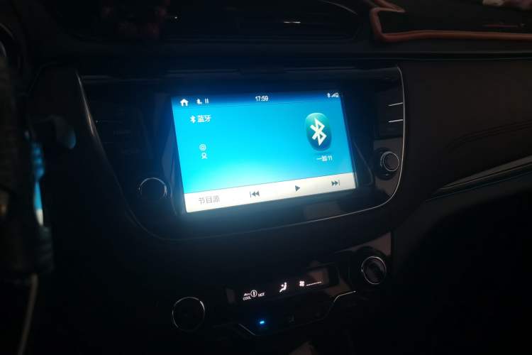 Used CHANGAN Lingxuan 2017 1.6L Manual Elite Model Audio And AC Panel