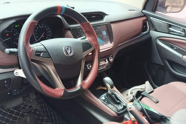 Used CHANGAN Lingxuan 2017 1.5T Automatic Lehuo Progressive Model Center Console