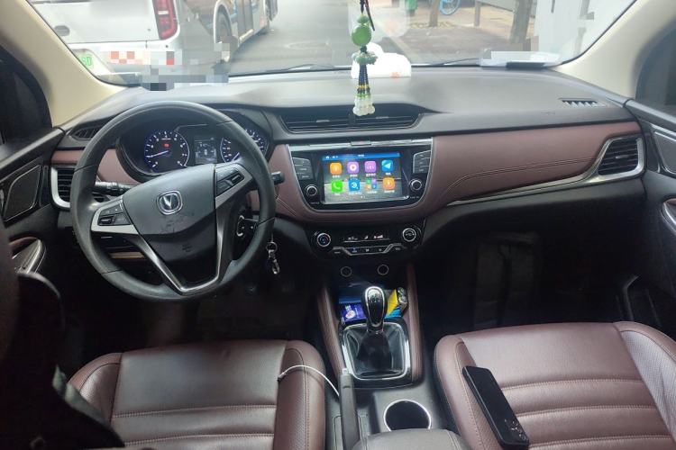 Used CHANGAN Lingxuan 2017 1.6L Manual Happiness Edition Center Console