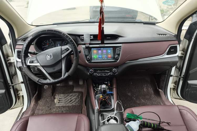 Used CHANGAN Lingxuan 2017 1.6L Manual Elite Model Center Console