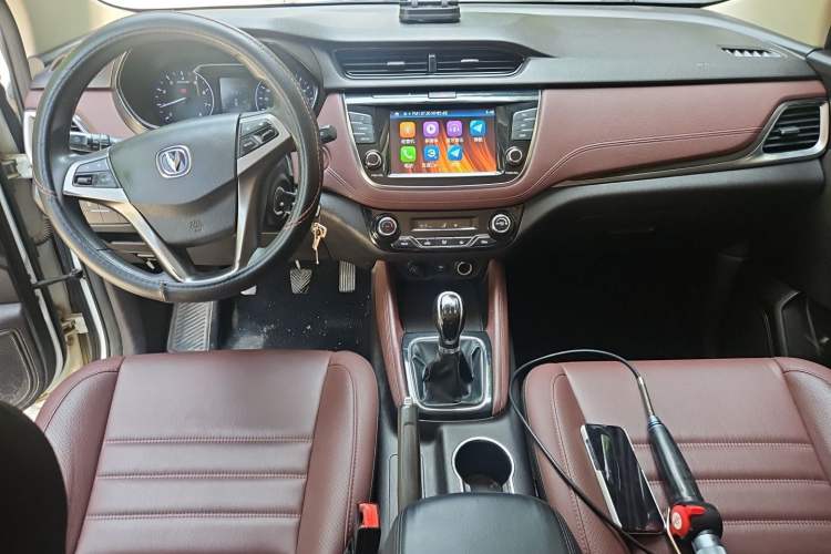 Used CHANGAN Lingxuan 2017 1.6L Manual Happiness Edition Center Console