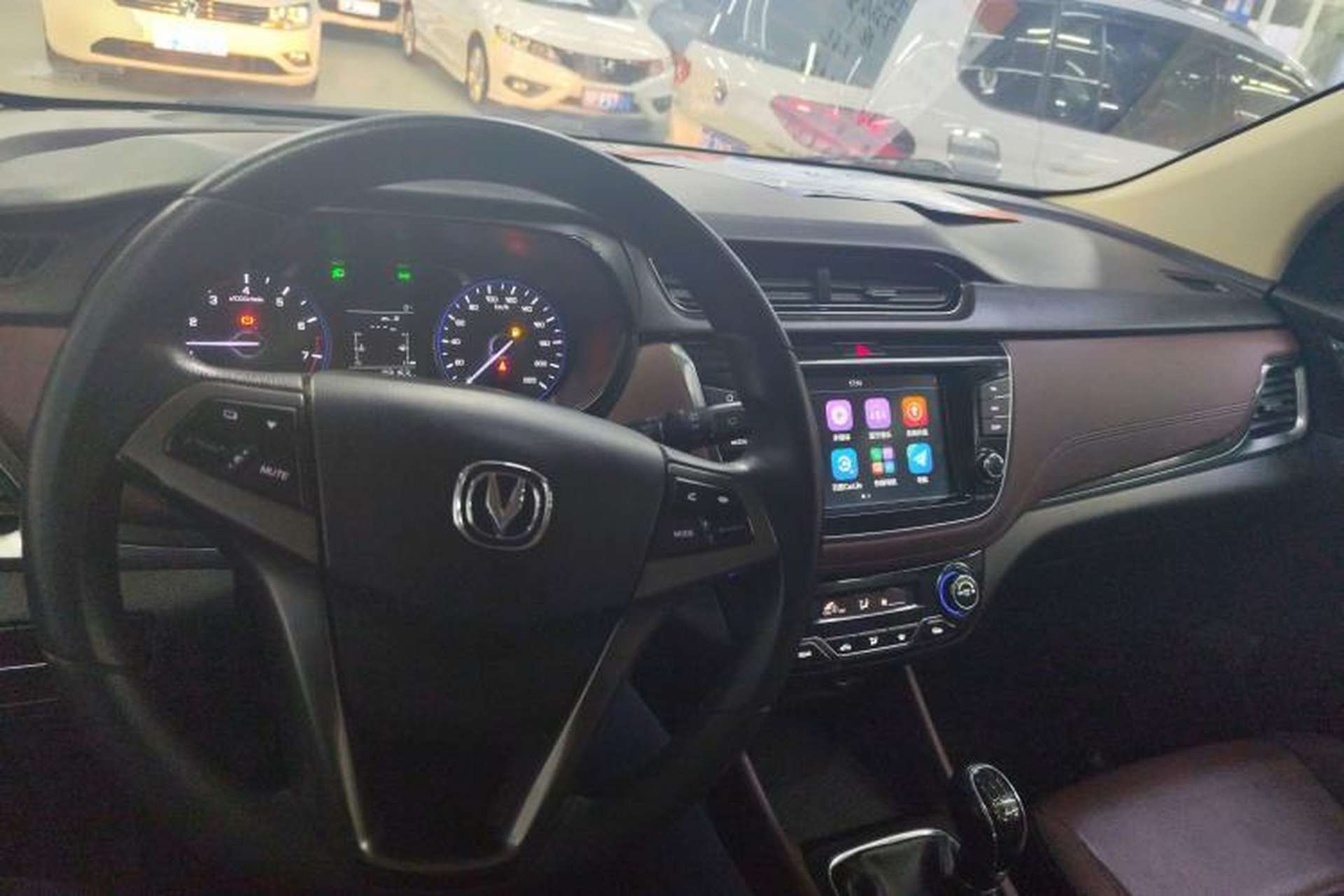 Used CHANGAN Lingxuan 2017 1.6L Manual Happiness Edition Center Console