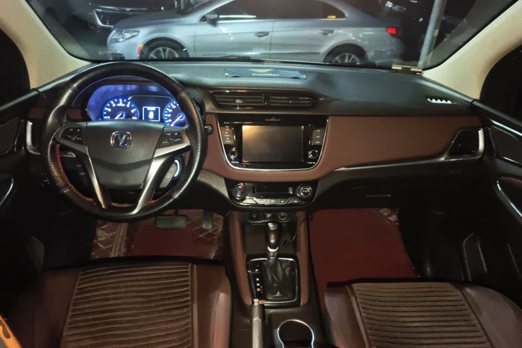 Used CHANGAN Lingxuan 2017 1.5T Automatic Lehuo Happy Edition Center Console