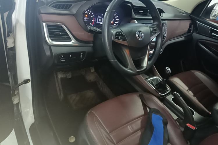 Used CHANGAN Lingxuan 2017 1.6L Manual Happiness Edition Center Console