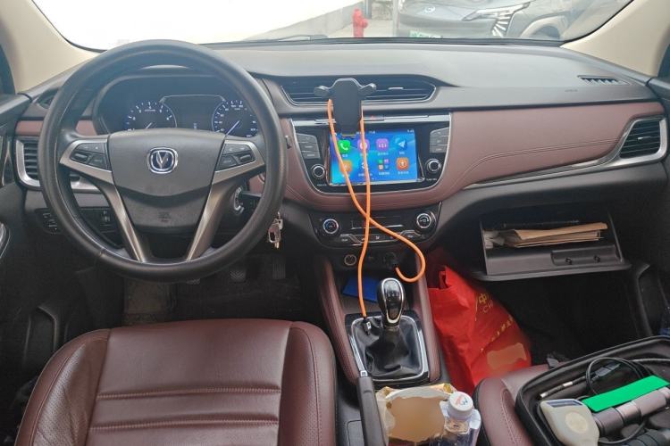 Used CHANGAN Lingxuan 2017 1.6L Manual Happiness Edition Center Console