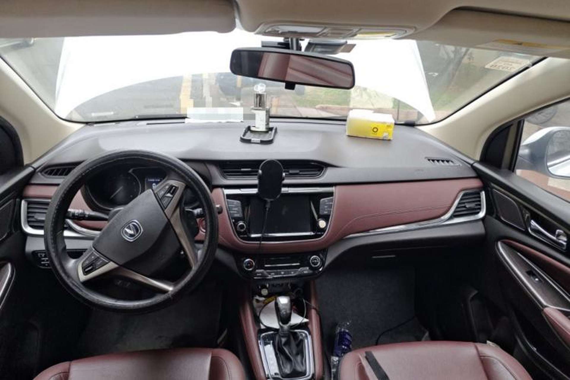 Used CHANGAN Lingxuan 2017 1.5T Automatic Lehuo Happy Edition Center Console