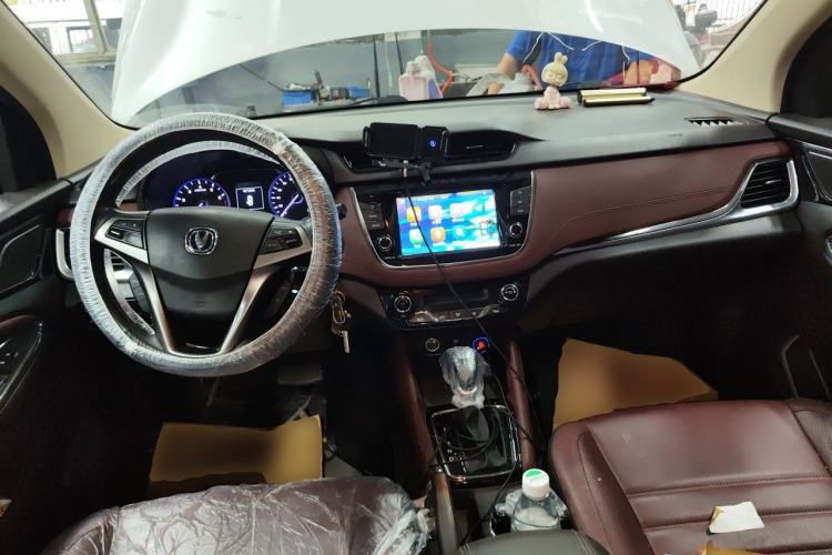 Used CHANGAN Lingxuan 2017 1.5T Automatic Lehuo Happy Edition Center Console