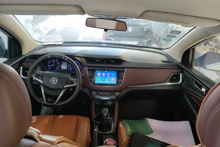 Used CHANGAN Lingxuan 2017 1.6L Manual Happiness Edition Center Console