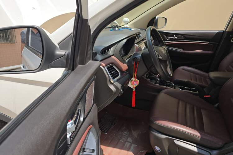 Used CHANGAN Lingxuan 2017 1.5T Automatic Lehuo Happy Edition Driver Seat