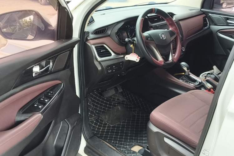 Used CHANGAN Lingxuan 2017 1.5T Automatic Lehuo Progressive Model Driver Seat